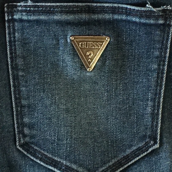 Guess jean shorts size 24 - Picture 5 of 5
